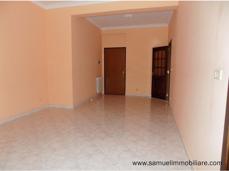 Giarre central, nice 95 sqm apartment with garage (CT)