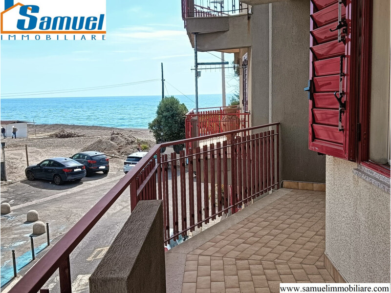 Fondachello, sul mare, appartamento con garage (CT)