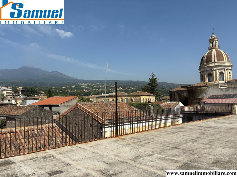 Giarre, palazzetto storico a 100 mt dal Duomo (CT)