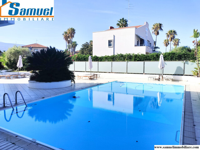 Riposto zona Torre Archirafi, Residence con Appartamenti e Piscina (CT)