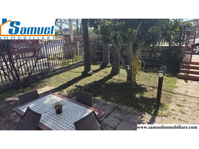 Mascali, Via Immacolata, appartamento in villa con giardino e garage doppio (CT)