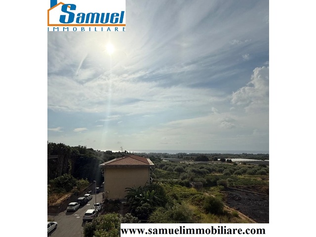 Fiumefreddo di Sicilia, appartamento su due livelli vista mare (CT)